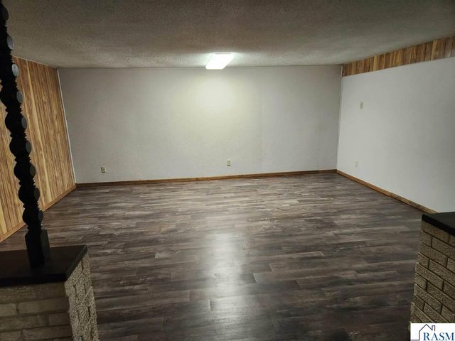 20 Camelot Drive, Mankato, MN 56001