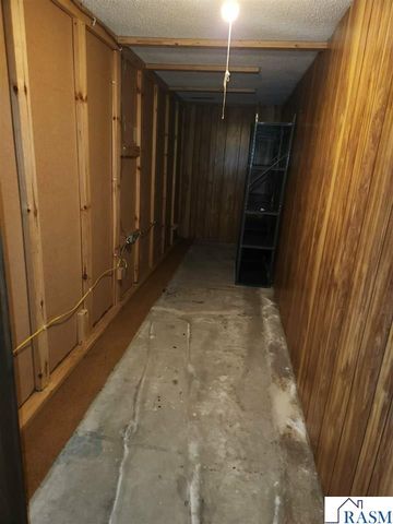 20 Camelot Drive, Mankato, MN 56001