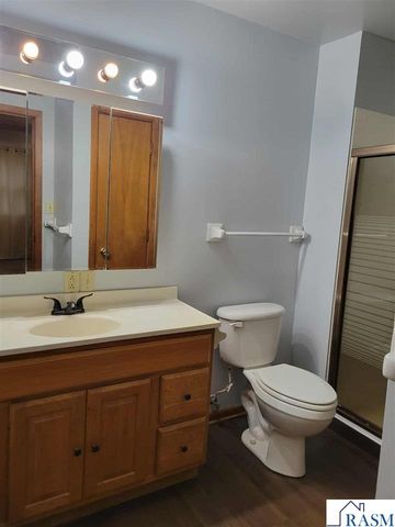 20 Camelot Drive, Mankato, MN 56001