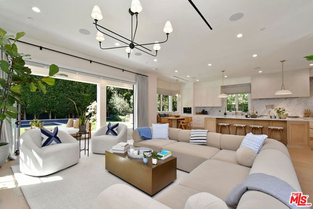 416 21st Place, Santa Monica, CA 90402