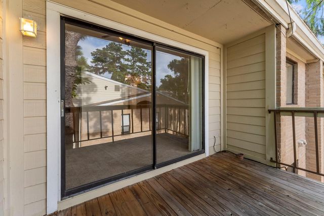 3500 Tangle Brush Drive 139, The Woodlands, TX 77381