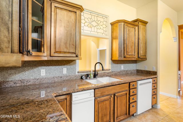 1536 VIA APPIA Street, El Paso, TX 79912