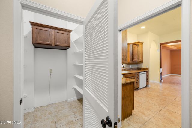 1536 VIA APPIA Street, El Paso, TX 79912