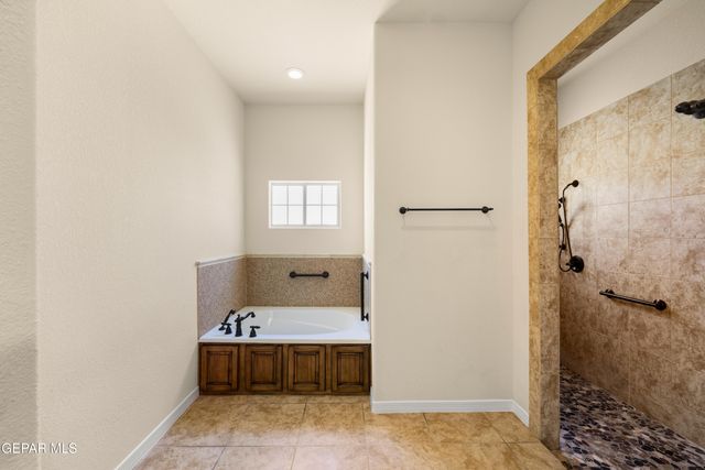 1536 VIA APPIA Street, El Paso, TX 79912