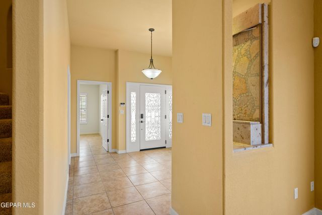 1536 VIA APPIA Street, El Paso, TX 79912
