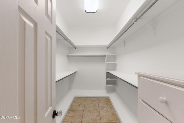 1536 VIA APPIA Street, El Paso, TX 79912
