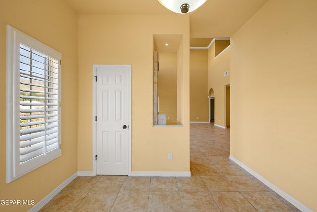 1536 VIA APPIA Street, El Paso, TX 79912