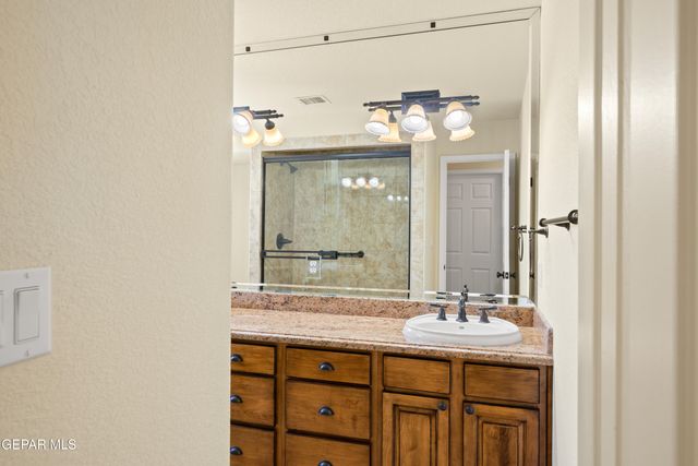 1536 VIA APPIA Street, El Paso, TX 79912