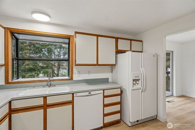 22904 41st Place W, Mountlake Terrace, WA 98043