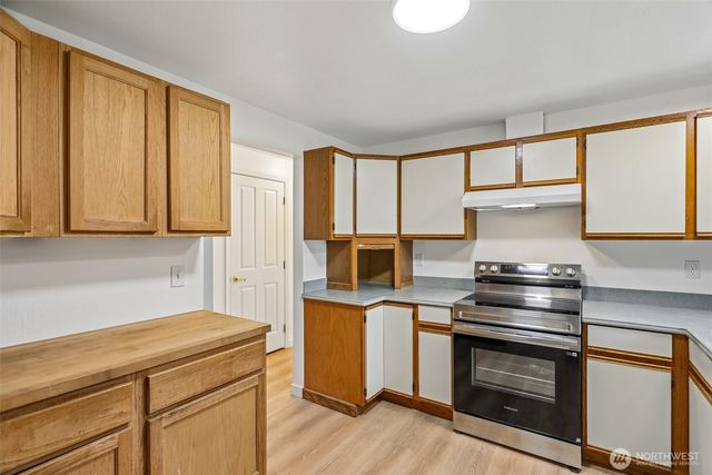 22904 41st Place W, Mountlake Terrace, WA 98043
