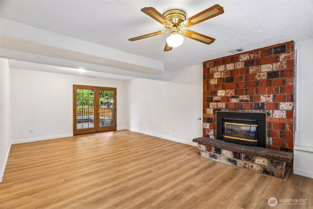 22904 41st Place W, Mountlake Terrace, WA 98043