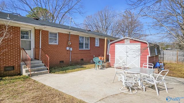 325 Crestview Street, Athens, AL 35611