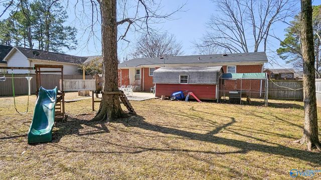 325 Crestview Street, Athens, AL 35611