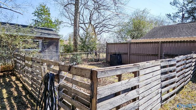 325 Crestview Street, Athens, AL 35611