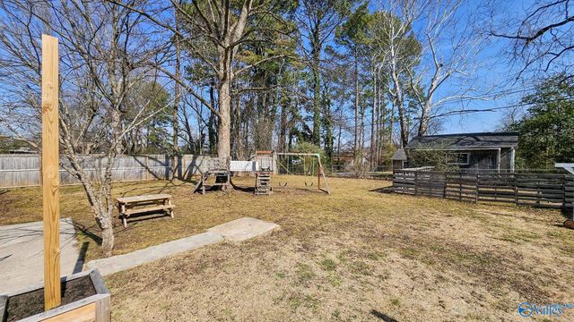 325 Crestview Street, Athens, AL 35611