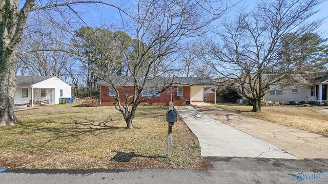 325 Crestview Street, Athens, AL 35611