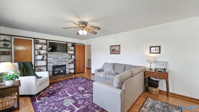 325 Crestview Street, Athens, AL 35611