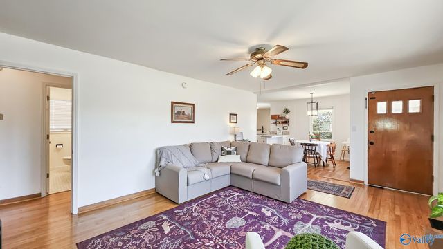 325 Crestview Street, Athens, AL 35611