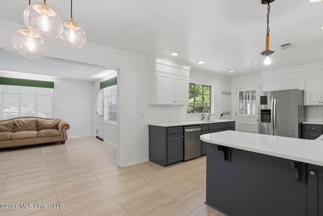 964 Meadow Heights Drive, Jackson, MS 39206