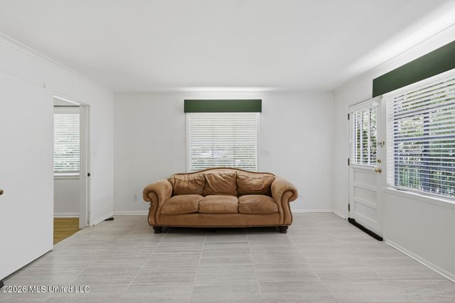964 Meadow Heights Drive, Jackson, MS 39206