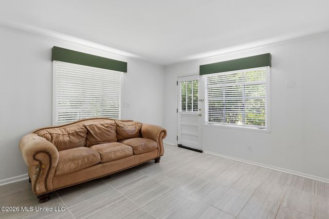 964 Meadow Heights Drive, Jackson, MS 39206