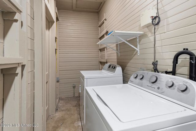 964 Meadow Heights Drive, Jackson, MS 39206