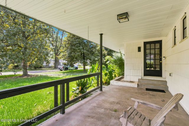 964 Meadow Heights Drive, Jackson, MS 39206