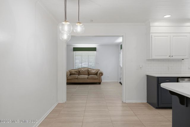 964 Meadow Heights Drive, Jackson, MS 39206