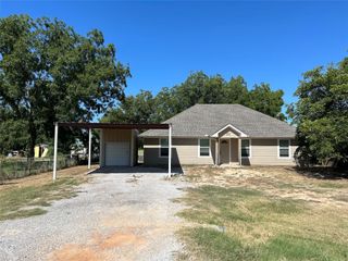 313 Elmwood Street, Azle, TX 76020