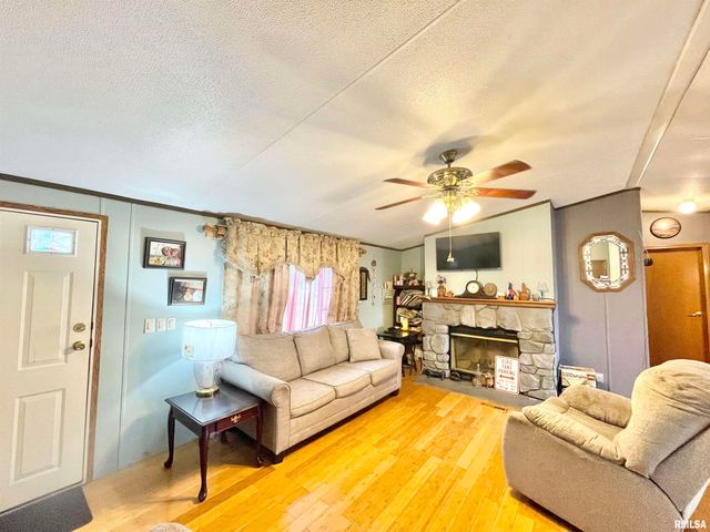 215 Scout Cabin Road, Carterville, IL 62918