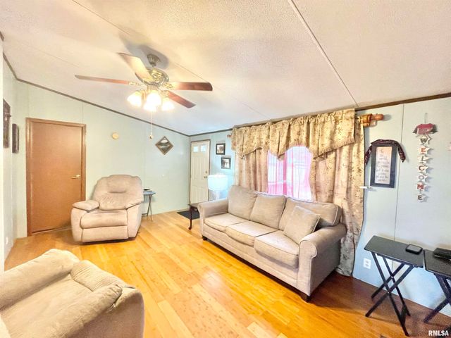 215 Scout Cabin Road, Carterville, IL 62918