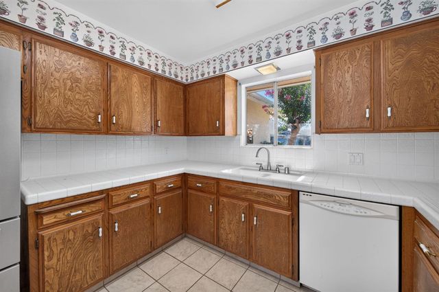 6594 N Woodrow Ave, Fresno, CA 93710