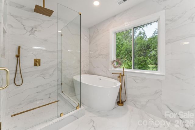 2814 Winding Oak Drive, Charlotte, NC 28270