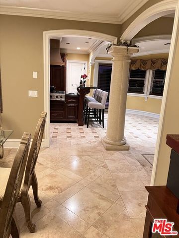 11570 W Sunset Boulevard, Los Angeles, CA 90049