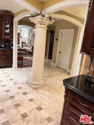 11570 W Sunset Boulevard, Los Angeles, CA 90049