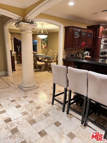 11570 W Sunset Boulevard, Los Angeles, CA 90049