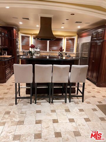 11570 W Sunset Boulevard, Los Angeles, CA 90049