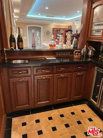 11570 W Sunset Boulevard, Los Angeles, CA 90049