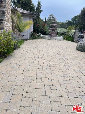 11570 W Sunset Boulevard, Los Angeles, CA 90049