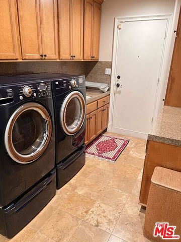 11570 W Sunset Boulevard, Los Angeles, CA 90049