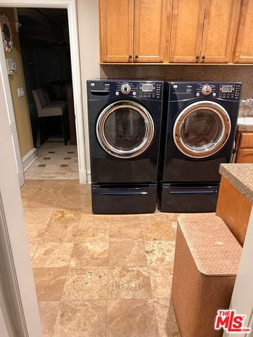 11570 W Sunset Boulevard, Los Angeles, CA 90049