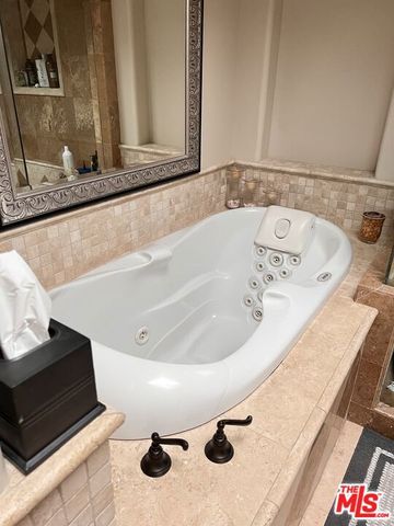 11570 W Sunset Boulevard, Los Angeles, CA 90049