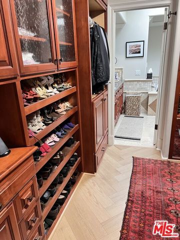 11570 W Sunset Boulevard, Los Angeles, CA 90049