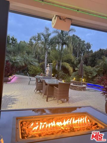 11570 W Sunset Boulevard, Los Angeles, CA 90049