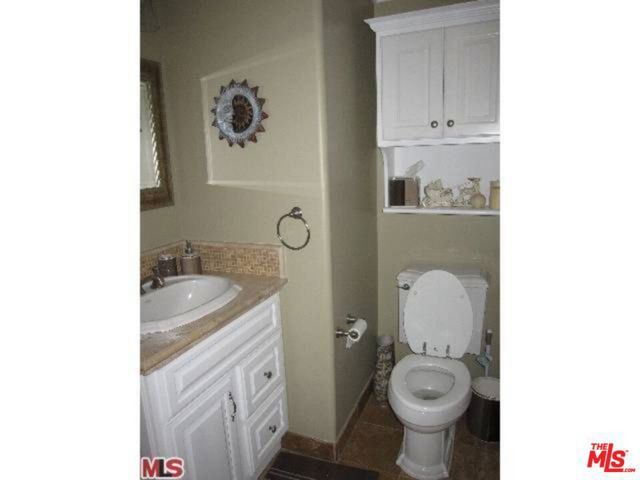 11570 W Sunset Boulevard, Los Angeles, CA 90049