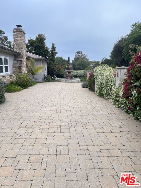 11570 W Sunset Boulevard, Los Angeles, CA 90049