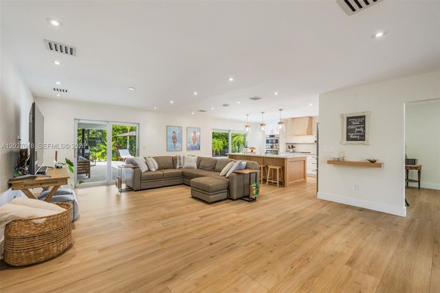 4730 SW 89th Avenue, Miami, FL 33165
