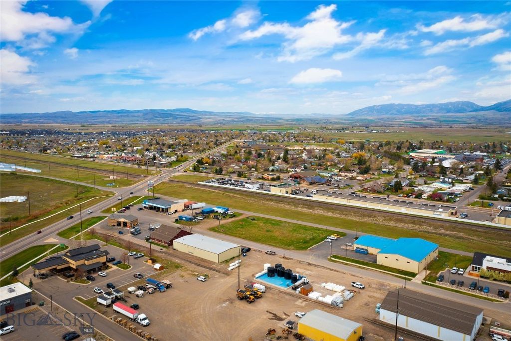 NNA Gallatin Farmers Avenue, Belgrade, MT 59714 photo 3