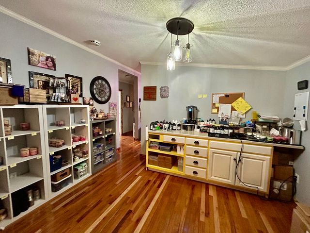 19941 ROBB CT, Boonville, MO 65233