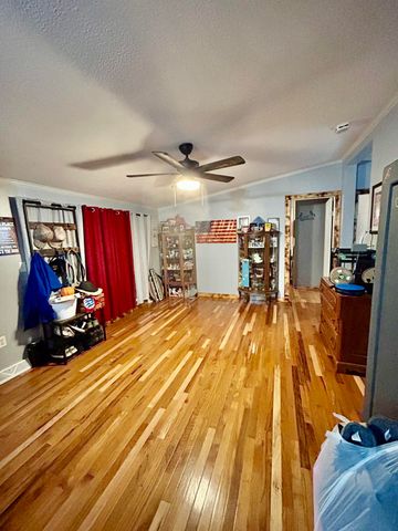 19941 ROBB CT, Boonville, MO 65233